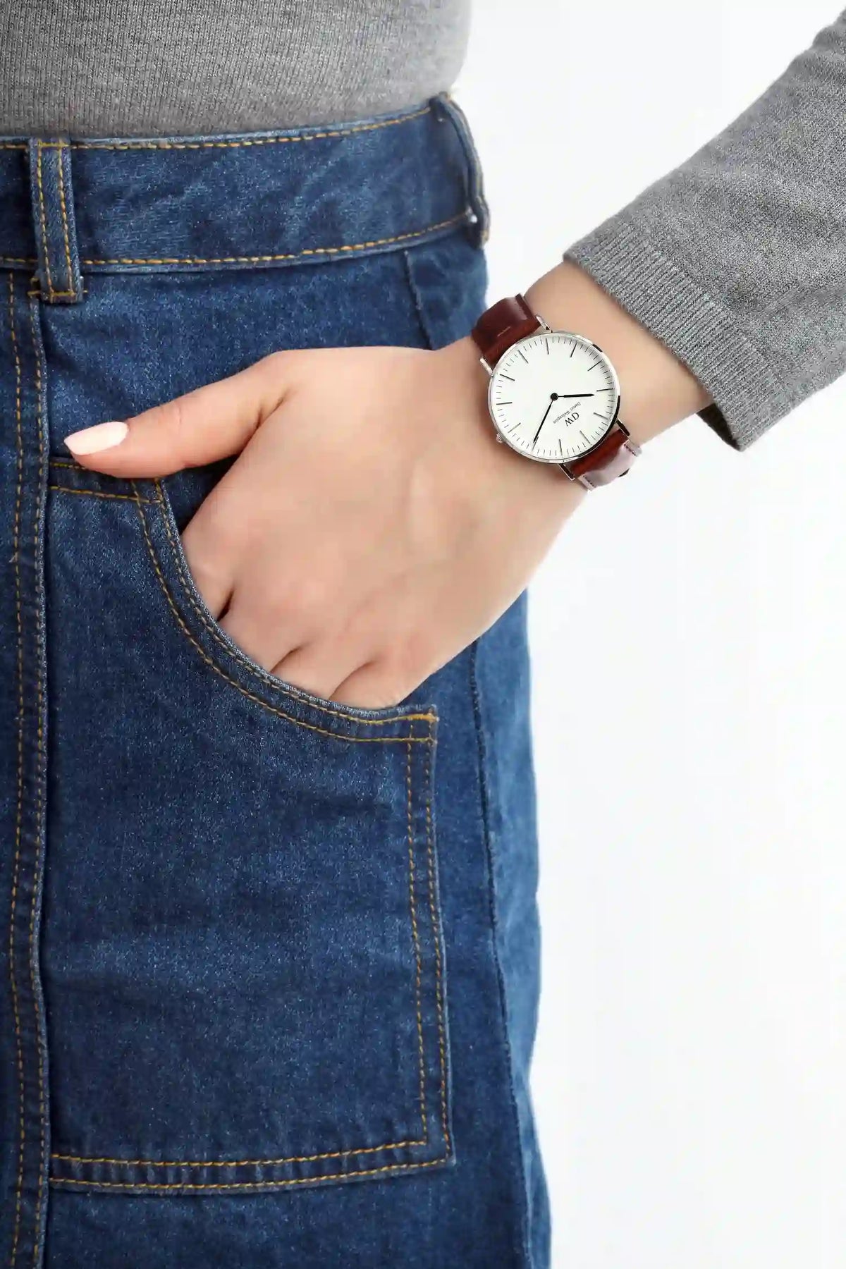 Shop Authentic Daniel Wellington St Mawes White Dial Brown Leather Strap Watch For Men - DW00100052 - Luxxuri