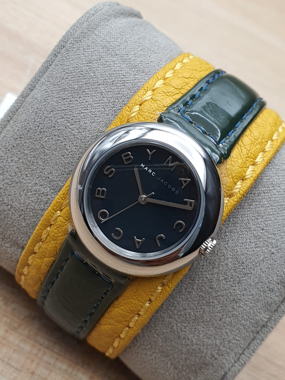 Shop Authentic Marc Jacobs Black Dial Black Leather Strap Watch for Women - MBM1071 - Luxxuri