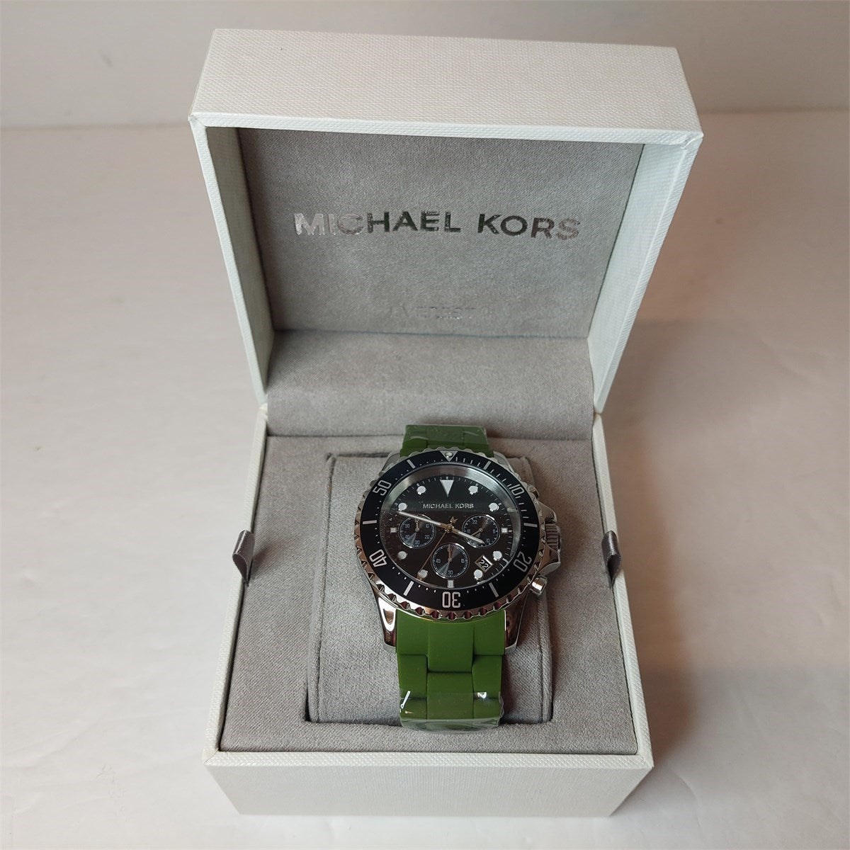 Shop Authentic Michael Kors Everest Chronograph Black Dial Green Silicone Strap Watch For Men - MK8981 - Luxxuri