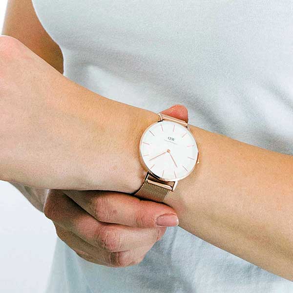 Shop Authentic Daniel Wellington Petite Melrose White Dial Rose Gold Mesh Strap Watch For Women - DW00100305 - Luxxuri