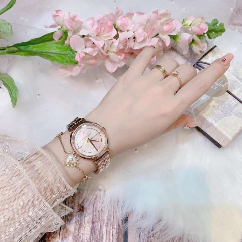 Michael Kors Cinthia Mother of Pearl Rose Gold Dial Rose Gold Steel Strap Watch for Women - MK3643