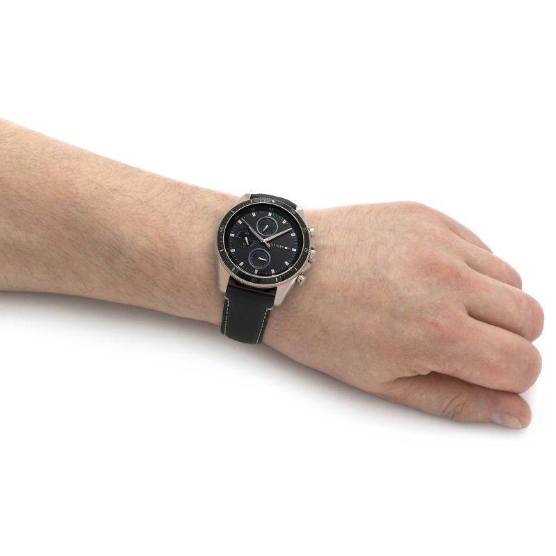 Shop Authentic Tommy Hilfiger Parker Chronograph Black Dial Brown Leather Strap Watch For Men  - 1791836 - Luxxuri