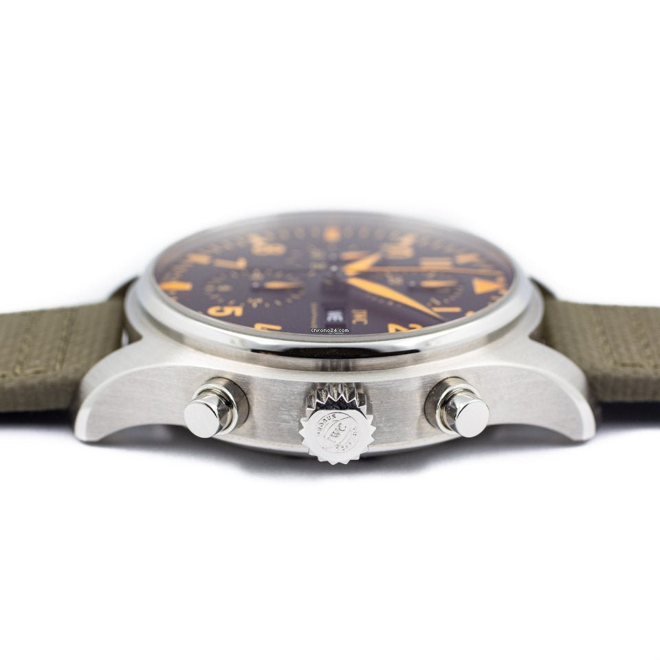 Shop Authentic IWC Pilot's Watch Chronograph Black Dial Olive Green Calfskin Strap Watch for Men - IW377730 - Luxxuri