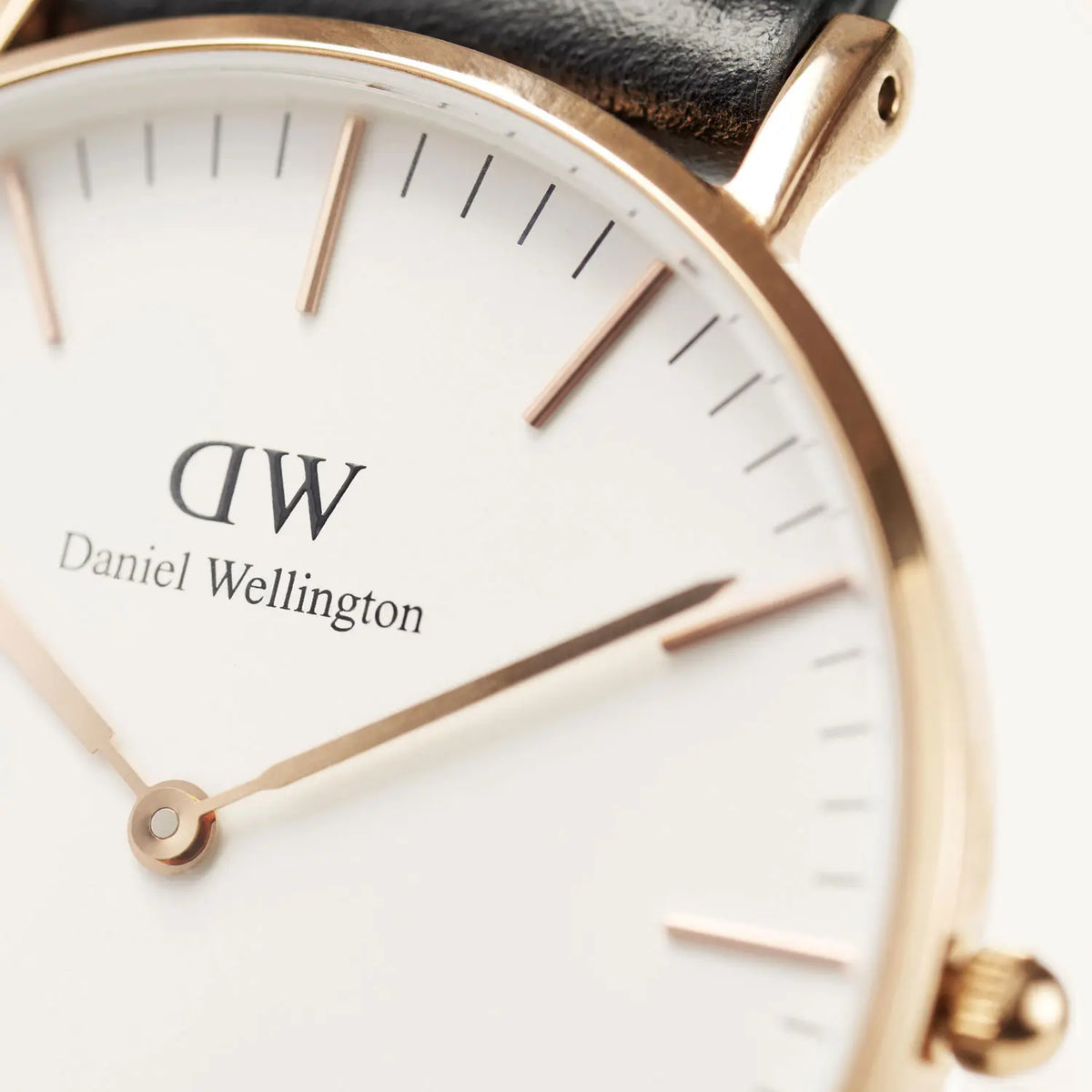  Shop Authentic Daniel Wellington Classic Reading White Dial Black Leather Strap Watch For Women - DW00100041 - Luxxuri