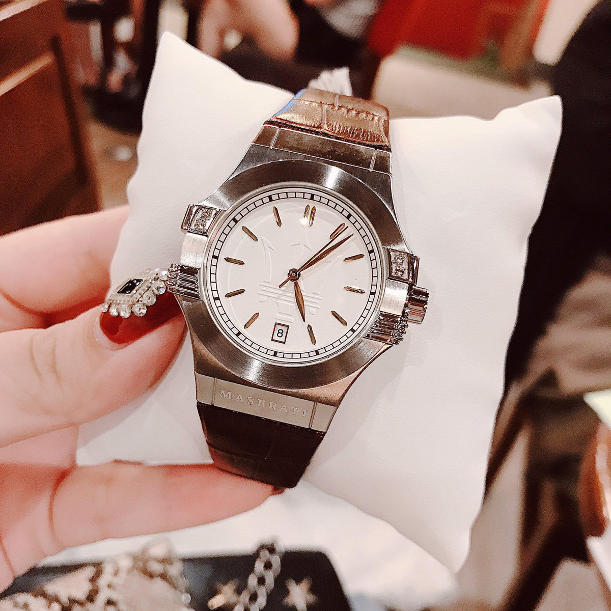  Shop Authentic Maserati Potenza Silver Dial Brown Leather Strap Watch For Women - R8851108506 - Luxxuri