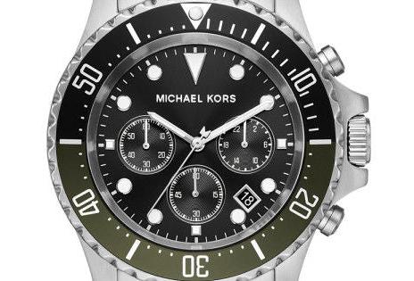  Shop Authentic Michael Kors Everest Chronograph Black Dial Silver Steel Strap Watch For Men - MK8976 - Luxxuri
